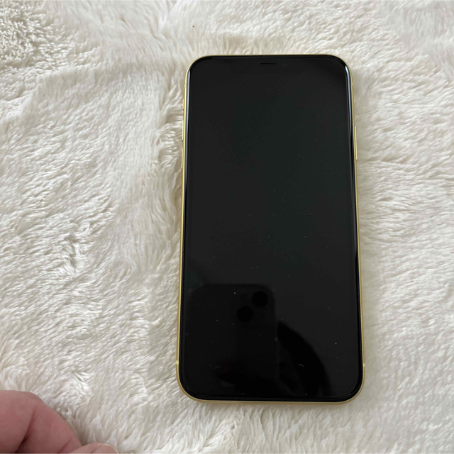 iPhone(アイフォーン)のiPhone11 イエロー　256G スマホ/家電/カメラのスマートフォン/携帯電話(スマートフォン本体)の商品写真