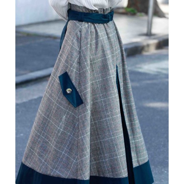 Ameri VINTAGE(アメリヴィンテージ)のAmeri VINTAGEチェックトレンチスカート レディースのスカート(ロングスカート)の商品写真