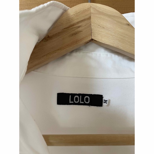 LOLO(ロロ)のしん様専用LOLO 白長袖　プルオーバーシャツ　Mサイズ メンズのトップス(シャツ)の商品写真