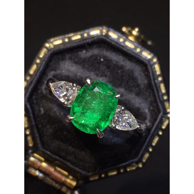 プレゼント⭐天然 エメラルド ダイヤ  リング k18 1.56ct