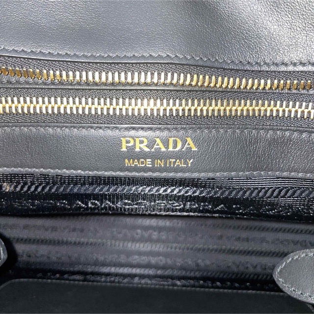 PRADA(プラダ)のPrada 極美品 黒2way VITELLO LUX ハンドバッグ プラダ レディースのバッグ(ショルダーバッグ)の商品写真