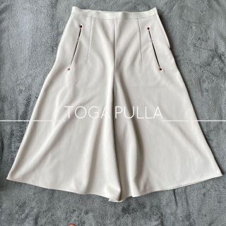 トーガプルラ(TOGA PULLA)の【美品】TOGA PULLA トーガ ワイド ガウチョパンツ(ひざ丈スカート)