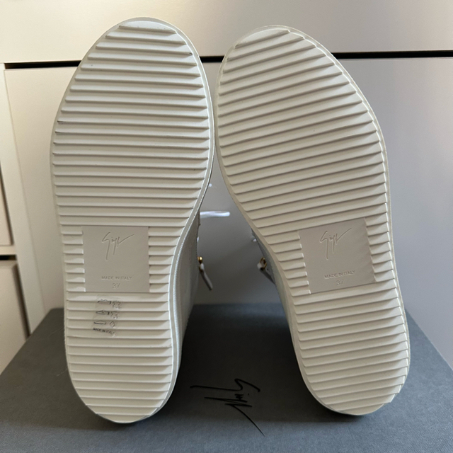 Giuseppe Zanotti Design(ジュゼッペザノッティデザイン)のたそ様専用 レディースの靴/シューズ(スニーカー)の商品写真