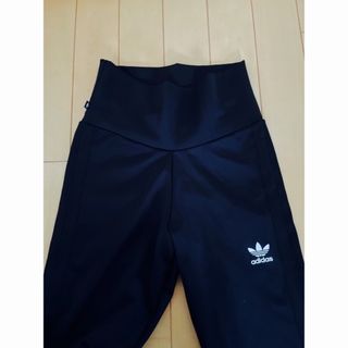 アディダス(adidas)のレギンス(レギンス/スパッツ)