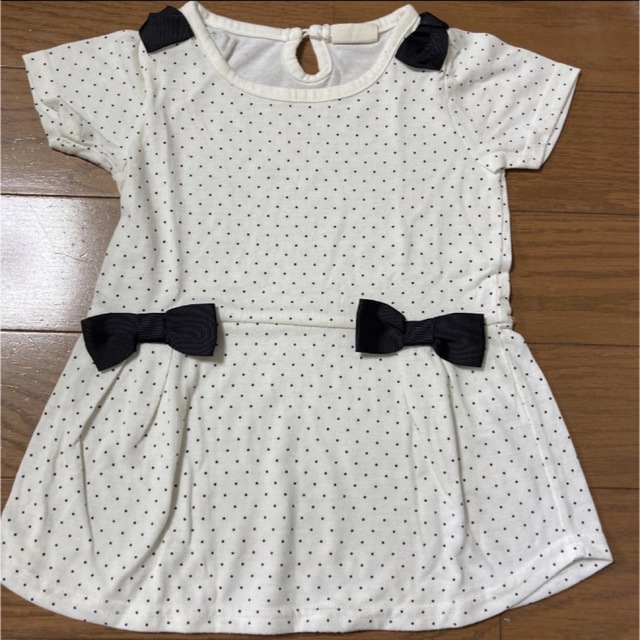 新品　ドット　リボン　Tシャツ　カットソー　半袖　夏服　110サイズ キッズ/ベビー/マタニティのキッズ服女の子用(90cm~)(Tシャツ/カットソー)の商品写真