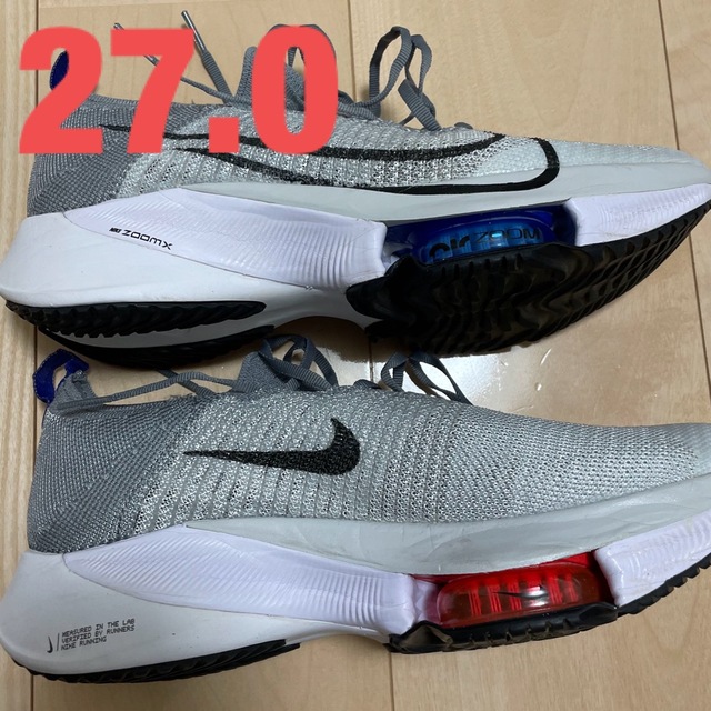 NIKE(ナイキ)のナイキ エア ズーム テンポ ネクスト% フライニット 27.0cm メンズの靴/シューズ(スニーカー)の商品写真