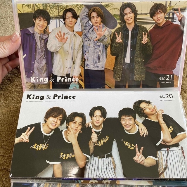 King & Prince(キングアンドプリンス)のKing&Prince FC会報 vol.1〜21 フォルダ付 キンプリ エンタメ/ホビーのタレントグッズ(アイドルグッズ)の商品写真