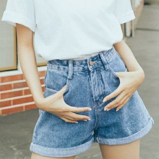 グレイル(GRL)のGRL ロールアップヘムハイウエストデニムショートパンツ M ブルー(ショートパンツ)