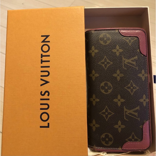 LOUIS VUITTON(ルイヴィトン)のルイヴィトン　ジッピー　レティーロ レディースのファッション小物(財布)の商品写真