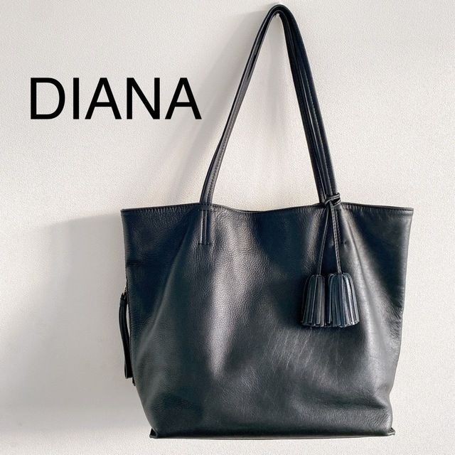 DIANA(ダイアナ)のDIANAダイアナ　レザートートバッグ　ブラック黒　A4　通勤　通学　就活 レディースのバッグ(トートバッグ)の商品写真
