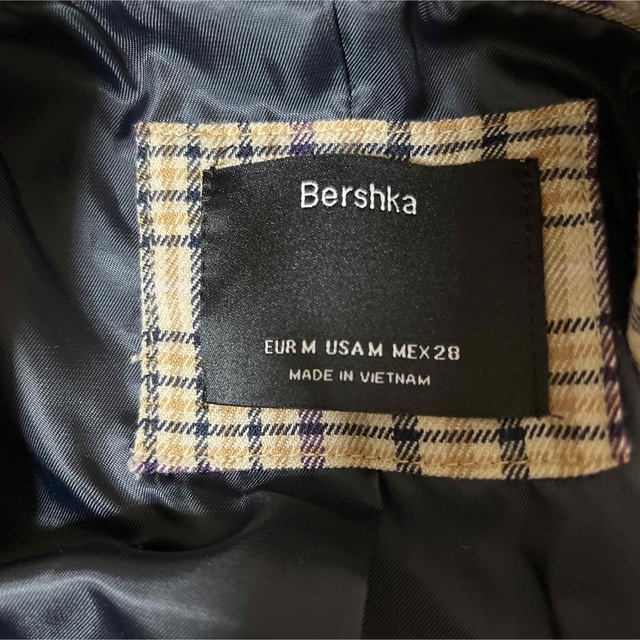 Bershka(ベルシュカ)のジャケット レディースのジャケット/アウター(テーラードジャケット)の商品写真