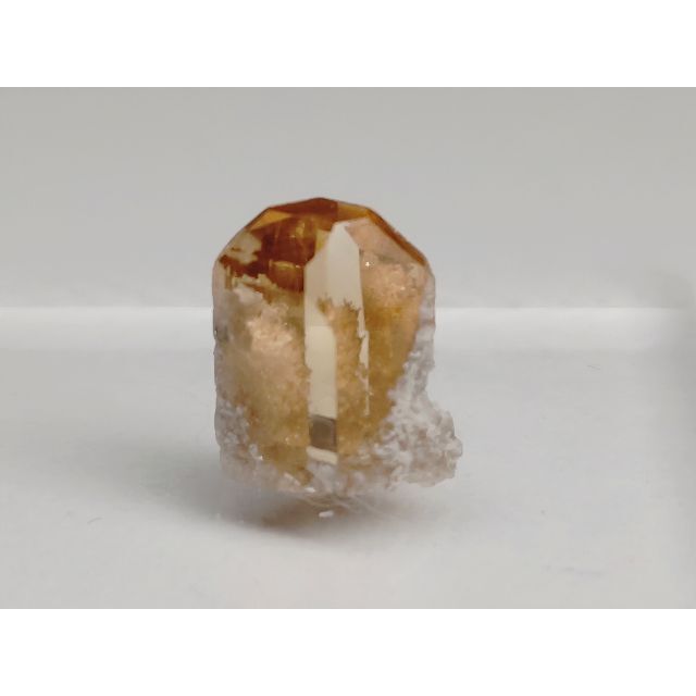 宝石質 トパーズ 約0.5g 鉱物 原石 自然石 鑑賞石 誕生石 天然石