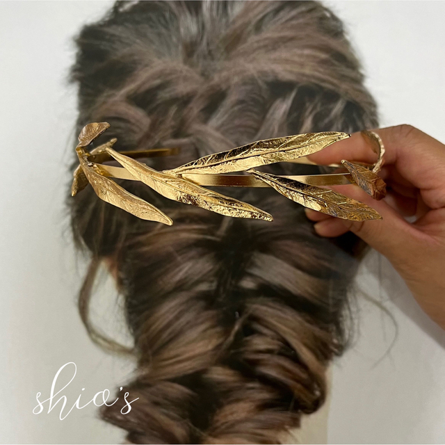 新品　ヘッドドレス　ヘアアクセサリー　リーフ　ゴールド　ブライダル　ウェディング ハンドメイドのウェディング(ヘッドドレス/ドレス)の商品写真