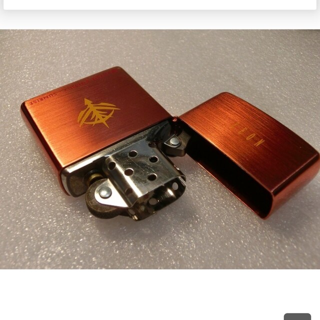 ZIPPO(ジッポー)の【絶版品】ジッポ　ZIPPO　機動戦士ガンダム 赤い彗星　シャアジオン メンズのファッション小物(タバコグッズ)の商品写真