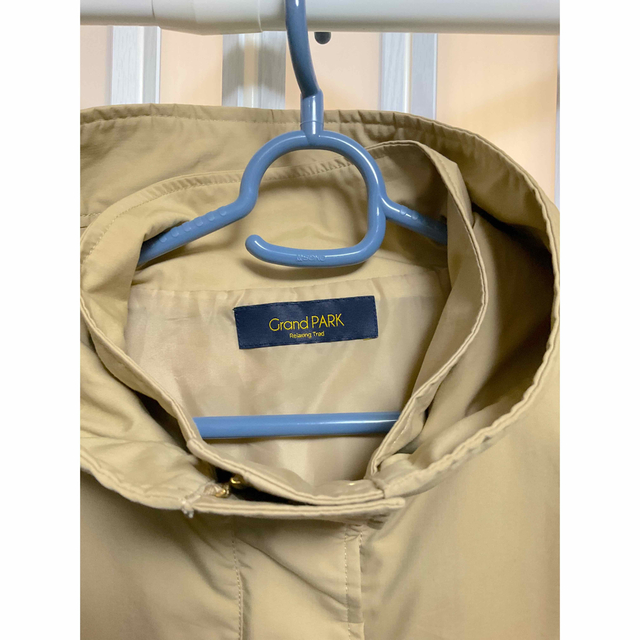 グランドパーク　マウンテンパーカー　ベージュ レディースのジャケット/アウター(スプリングコート)の商品写真