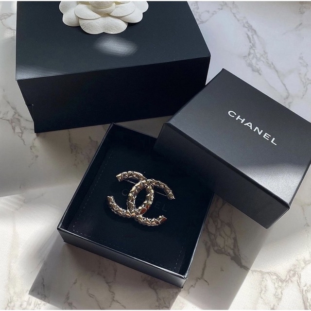 CHANEL ブローチ　ハート　ゴールド