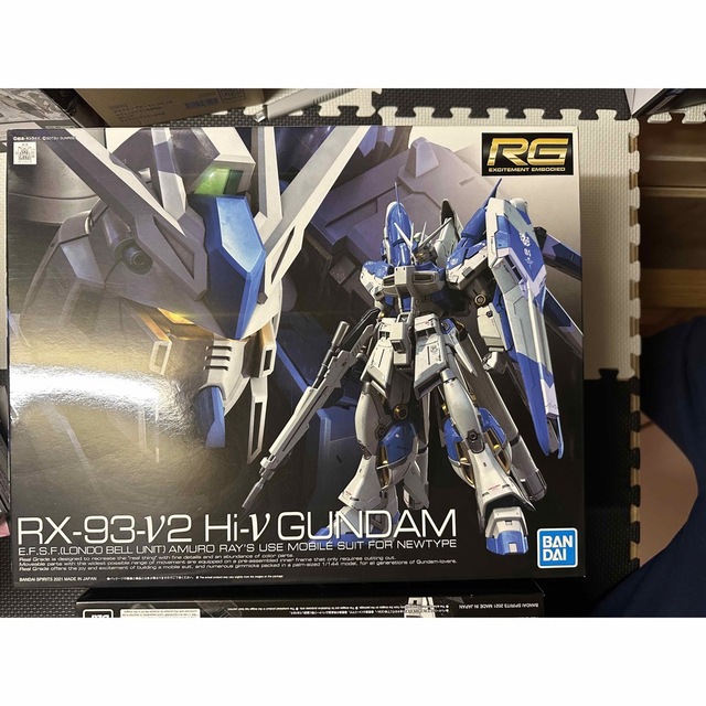 BANDAI - RG Hi-νガンダム 、メガバズーカランチャー、HG