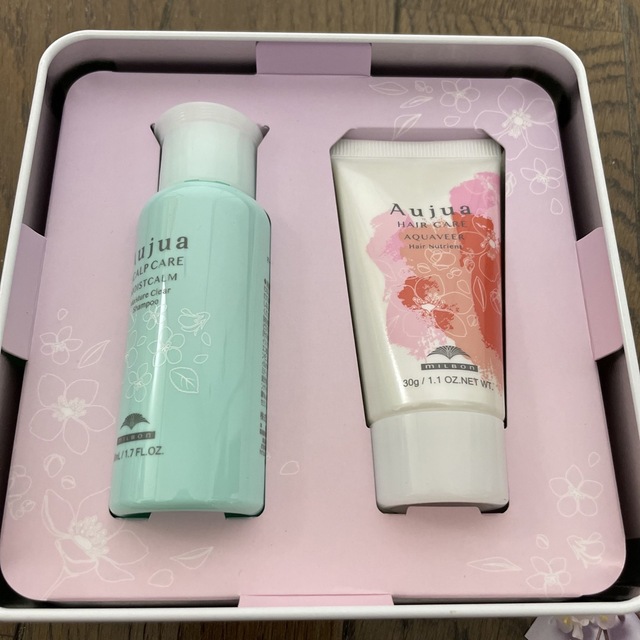 Aujua(オージュア)のAujua coffret コスメ/美容のヘアケア/スタイリング(シャンプー/コンディショナーセット)の商品写真