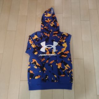 アンダーアーマー(UNDER ARMOUR)の新品タグ付きUNDER ARMOUR　パーカーサイズ150(Tシャツ/カットソー)