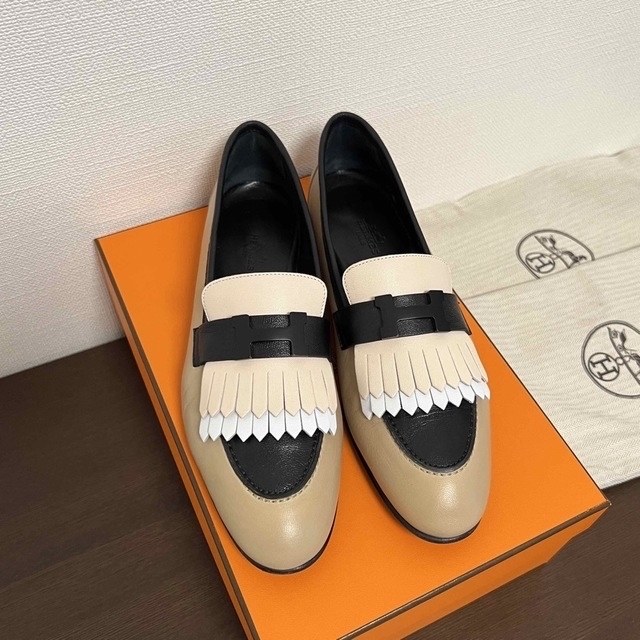 HERMES エルメスローファー