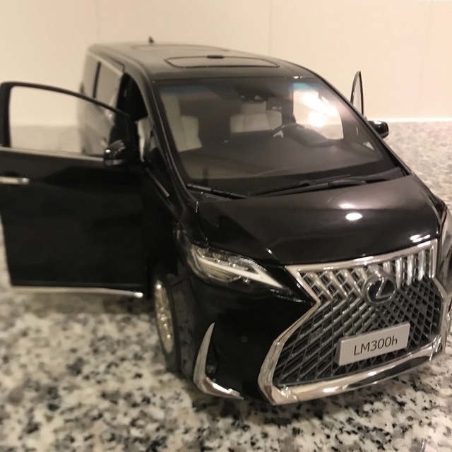 新品未使用】LEXUSレクサスLM300h ブラック1：18 ミニカー-