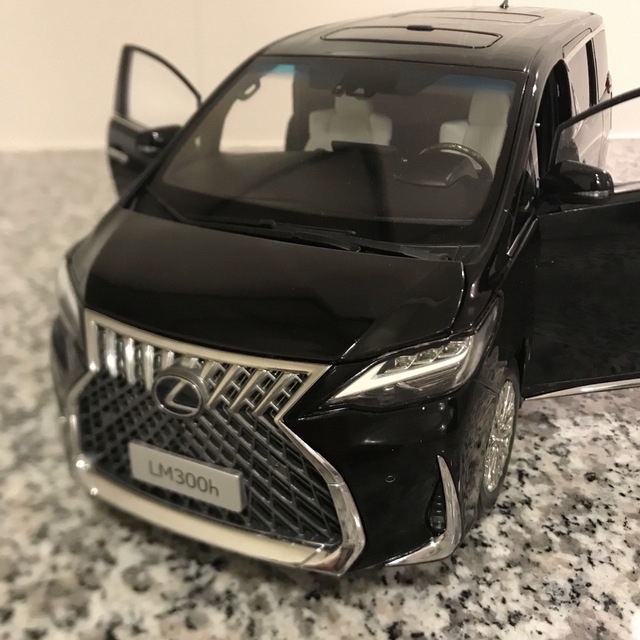 39s【新品未使用】LEXUSレクサスLM300h ブラック1：18 ミニカー