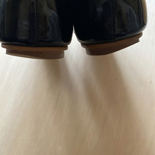 Odette e Odile(オデットエオディール)のオデットエオディール　本革エナメルフラットシューズ　バレエシューズ　23.5cm レディースの靴/シューズ(バレエシューズ)の商品写真