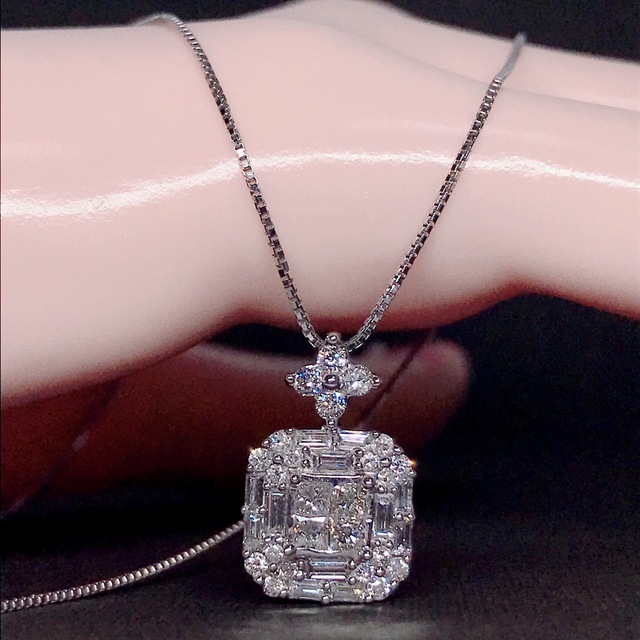 1.00ct プリンセスカット バケットカット ダイヤモンド トップ K18WG