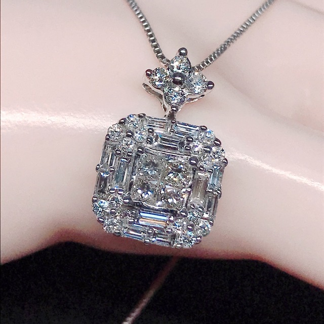 1.00ct プリンセスカット バケットカット ダイヤモンド トップ K18WG