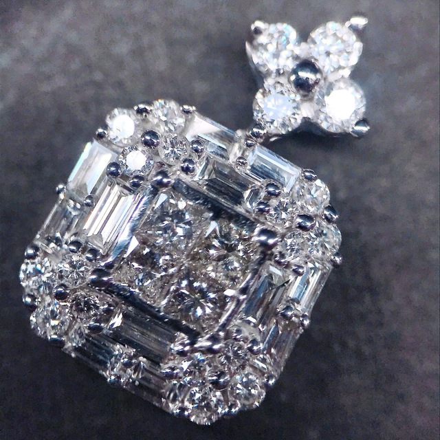 1.00ct プリンセスカット バケットカット ダイヤモンド トップ K18WG