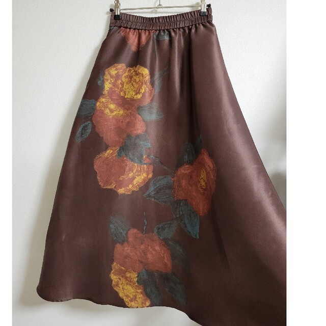 Ameri VINTAGE(アメリヴィンテージ)のAmeri　ELLIE ASYMMETRY PLEATS SKIRT レディースのスカート(ロングスカート)の商品写真