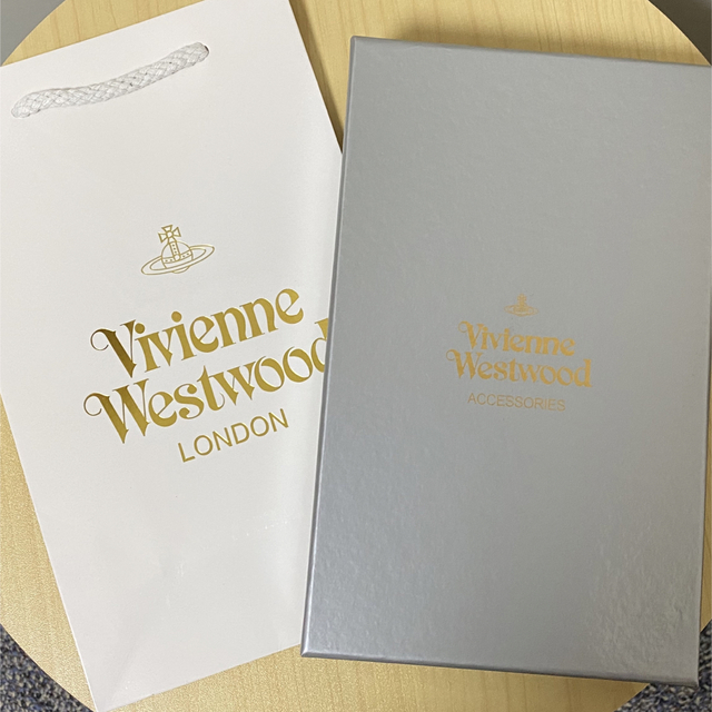 Vivienne Westwood(ヴィヴィアンウエストウッド)のvivianne westwood長財布　正規品 レディースのファッション小物(財布)の商品写真