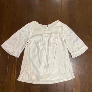 カットソー　トップス　未使用　美品(カットソー(半袖/袖なし))