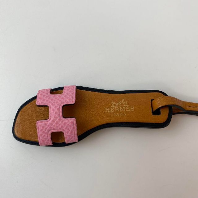 美品 エルメス HERMESオランナノローズコンフェッティ チャーム