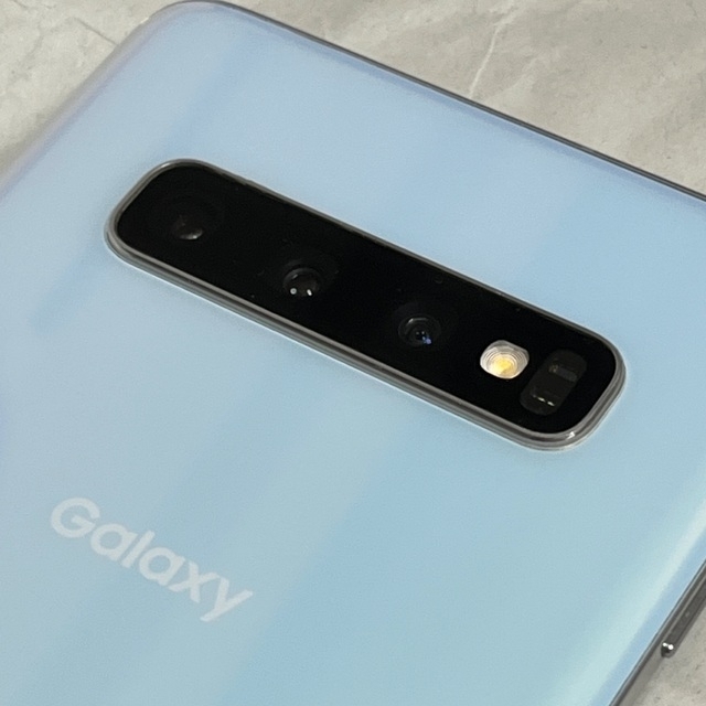 Galaxy(ギャラクシー)のGalaxy S10 128GB White au版 sim free スマホ/家電/カメラのスマートフォン/携帯電話(スマートフォン本体)の商品写真