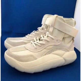 美品 UGG スニーカー 厚底 白 ホワイト 大きいサイズ