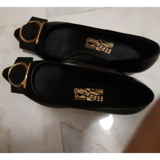 フェラガモ(Ferragamo)のFerragamo　ブラック　8サイズ　3cm(ハイヒール/パンプス)