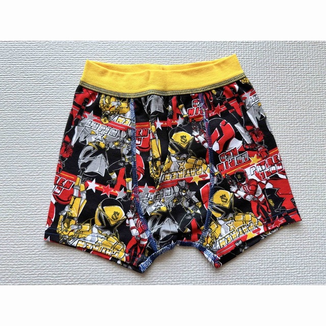 【未使用】スーパー戦隊のパンツ•2枚セット•120cm キッズ/ベビー/マタニティのキッズ服男の子用(90cm~)(下着)の商品写真