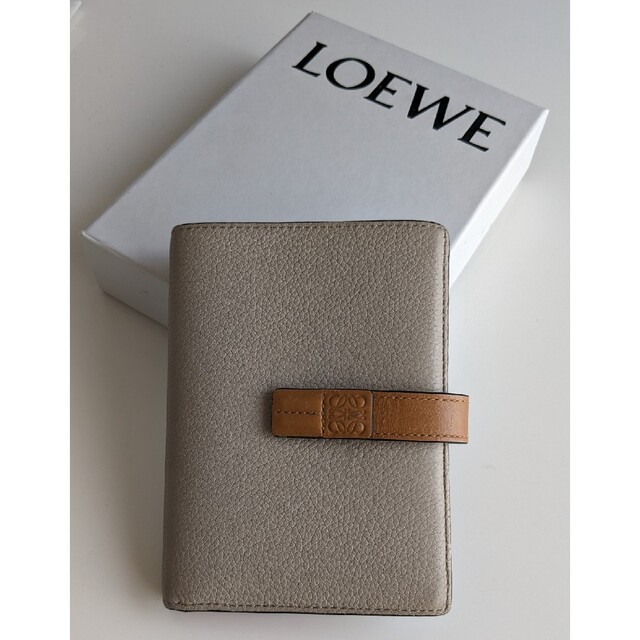 LOEWE ロエベ  レディース　二つ折り財布