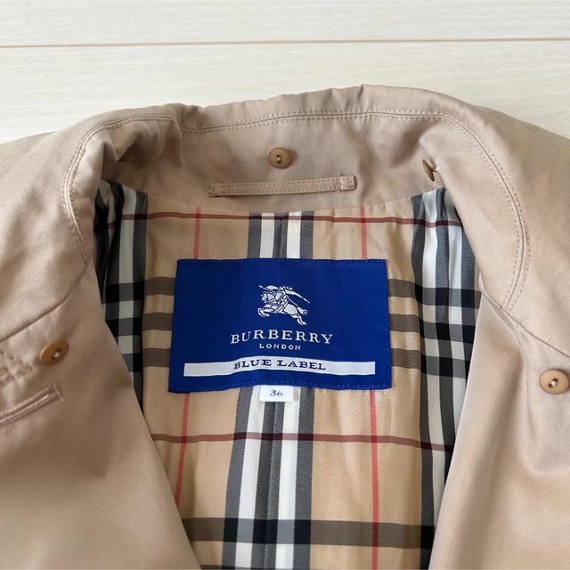 BURBERRY BLACK LABEL(バーバリーブラックレーベル)のバーバリー　ブラックレーベルロンドン　トレンチコート　フレア レディースのジャケット/アウター(トレンチコート)の商品写真