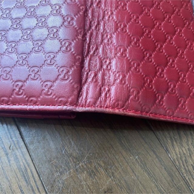Gucci(グッチ)のGUCCI 赤　長財布 レディースのファッション小物(財布)の商品写真