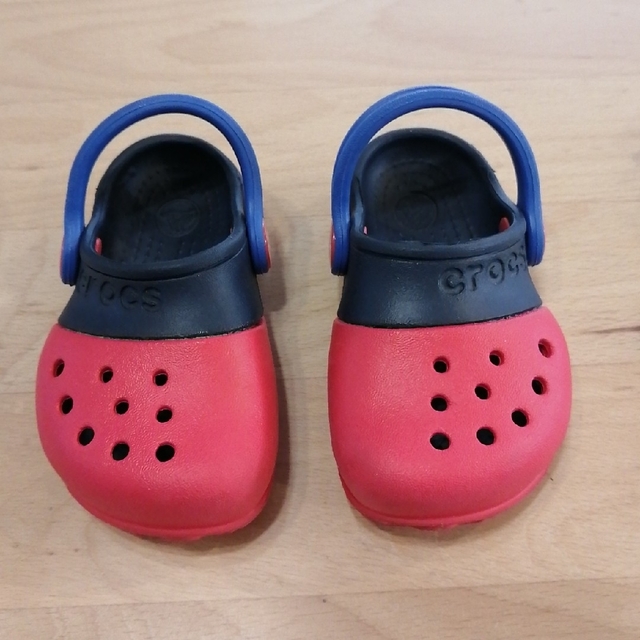 crocs(クロックス)のクロックスサンダル　c5(13cm) キッズ/ベビー/マタニティのベビー靴/シューズ(~14cm)(サンダル)の商品写真