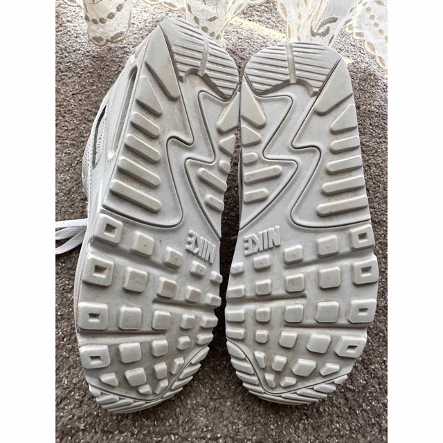 NIKE(ナイキ)のNIKE ナイキ エアマックス 90  ホワイト♡ 24.5cm レディースの靴/シューズ(スニーカー)の商品写真
