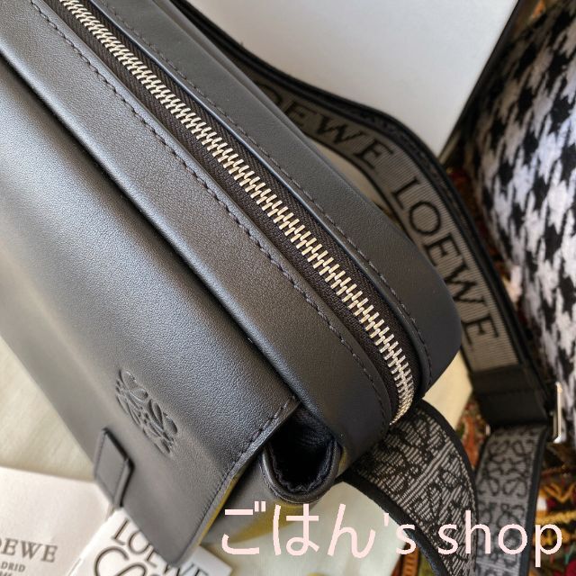 新作 ロエベ ☆LOEWE☆ミリタリーメッセンジャーバッグ 品質が完璧 www