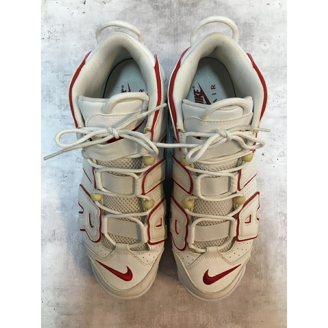 NIKE(ナイキ)のNIKE AIR MORE UPTEMPO 96 WHITE AND VERSITY RED ナイキ エアモアアップテンポ 96 ホワイト アンド バーシティレッド モアテン 921948-102【中古】【004】【岩】 メンズの靴/シューズ(スニーカー)の商品写真