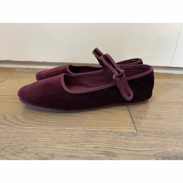 ZARA(ザラ)のZARA ベルベット バレエ フラットシューズ 36/23cm キッズ/ベビー/マタニティのキッズ靴/シューズ(15cm~)(フォーマルシューズ)の商品写真