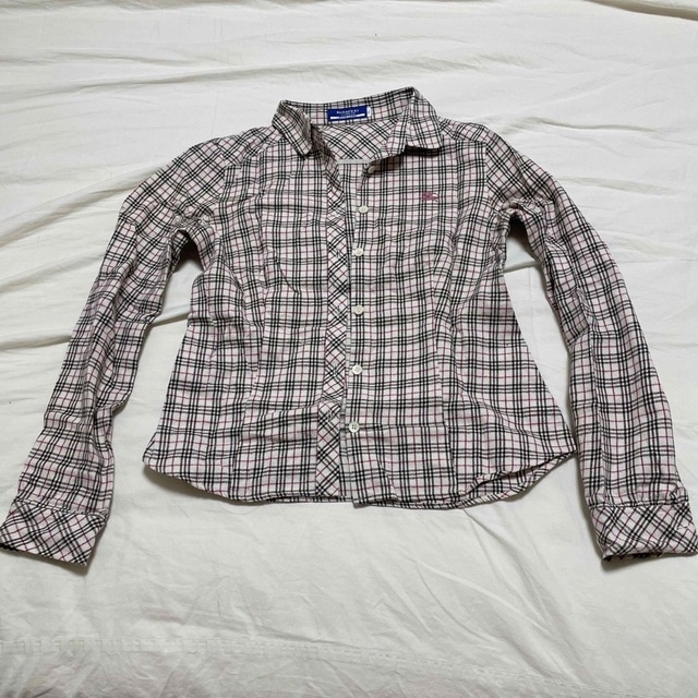 BURBERRY BLUE LABEL(バーバリーブルーレーベル)のシャツ レディースのトップス(シャツ/ブラウス(長袖/七分))の商品写真