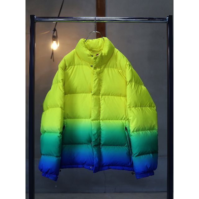 シュプリームsupreme gradient puffy jacket/M | フリマアプリ ラクマ