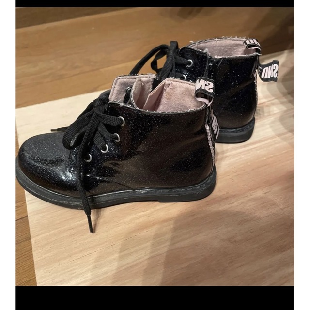 ZARA KIDS(ザラキッズ)のZARA キッズブーツ キッズ/ベビー/マタニティのキッズ靴/シューズ(15cm~)(ブーツ)の商品写真