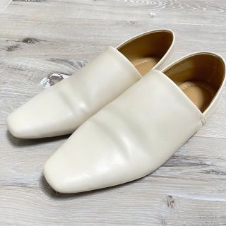 ジーユー(GU)のGU フラットスリッポンシューズ  30 NATURAL Sサイズ(スリッポン/モカシン)